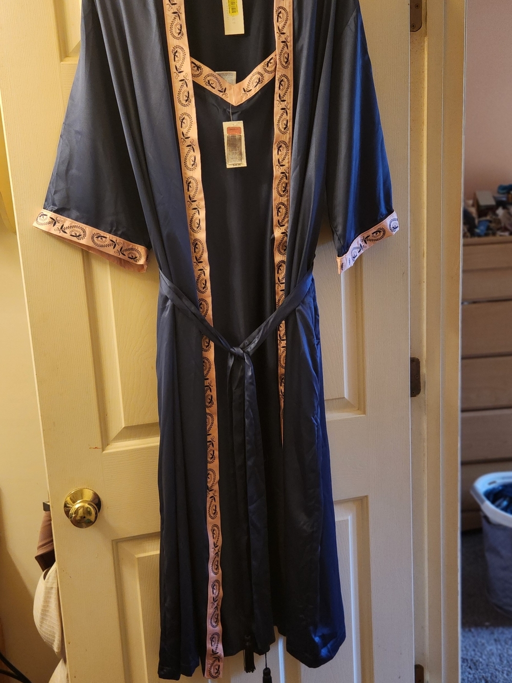 NWT Cabernet Sleepwear 2-piece peignoir set!